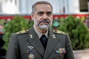امیر آشتیانی: موشک بالستیک خرمشهر ۴ میتواند به سرعت آماده عملیات شود