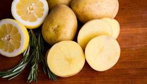 ۵ ماده غذایی که نباید خام خورده شود