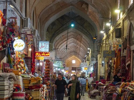 بازار وکیل؛ جایی که رنگ، بو و تاریخ در هم می آمیزند + تصاویر