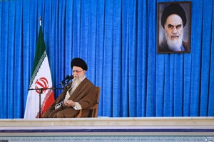 رهبر انقلاب: امام(ره) از سرآمدان تاریخ ماست؛ سرآمدان را نمیشود حذف یا تحریف کرد