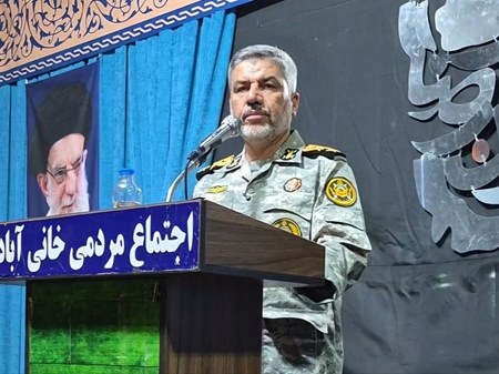 سخنگوی ارتش: سر سوزنی سر تنگه هرمز کوتاه نمی‌آییم