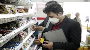 پیگیری برای تأمین مواد اولیه کارخانجات تولیدی/برخورد لحظه‌ای با احتکار وگران‌فروشان
