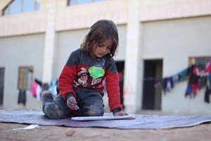سوگ در کودکان؛ از «بازگشت خیالی درگذشتگان» تا نیاز به آغوش امن