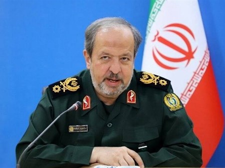 سرپرست وزارت دفاع تاکید کرد: دستمان روی ماشه است/ آمادگی ایران برای گسترش همکاری‌های دفاعی با قطر