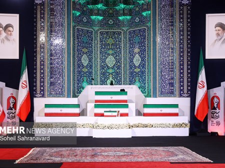 ورود هیات‌های خارجی به تهران برای شرکت در مراسم ادای احترام بر پیکر رهبر شهید ایران