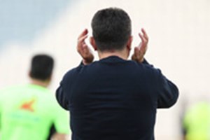 وعده جدید سرمربی تیم ملی فوتبال؛ سنگ بزرگ قلعه‌نویی این بار «کوه» شد/ مردم را افسرده نکنید شادی پیشکش!