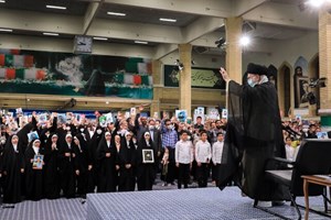 دیدار جمعی از خانوادههای شهدا با رهبر انقلاب
