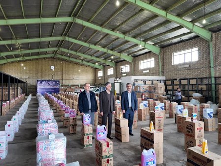 به مناسبت ایام الله دهه فجر انجام شد؛  توزیع بیش از ۲ هزار بسته‌ بهداشتی بین بیماران زمین‌گیر خوزستان