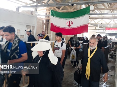 نوبت‌دهی در پایانه «برکت» هوشمند شد؛ هدایت رانندگان اربعین با کیوآرکد