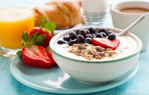 ۹ خوراکی که نباید صبحها بخورید
