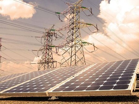 آغاز عملیات اجرایی احداث ۱۵ مگاوات نیروگاه خورشیدی در اهواز