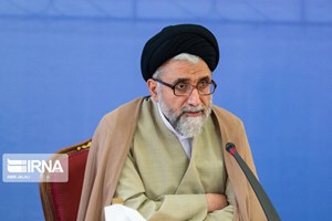 درباره آخرین وضعیت حادثه شاهچراغ: خطیب: آخرین نفر از تروریستهای حادثه شاهچراغ در ایران دستگیر شد