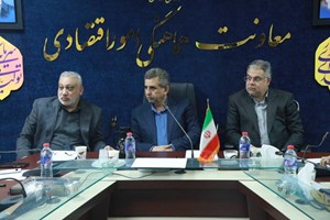 معاون اقتصادی استانداری خوزستان:  میزان خسارت جنگ به صنایع فولاد و پتروشیمی خوزستان برای جذب اعتبار کارشناسی می‌شود