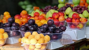 علت نوسان قیمت میوه در بازار چیست؟