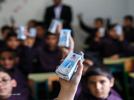 توزیع شیرمدارس در آینده نزدیک اجرا می‌شود