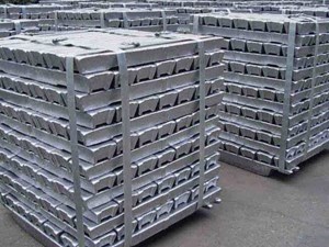 توسعه ابزار‌های مالی با راه‌اندازی گواهی سپرده سرب/ نقدینگی سرگردان به سمت تولید واقعی هدایت می‌شود
