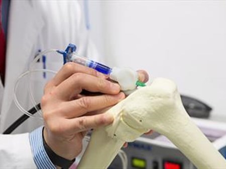 ایران به فناوری ایمپلنت استخوانی جذبی دست یافت؛ بازسازی کاسه ‌چشم و فک