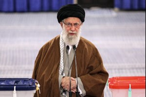 در حسینیه امام خمینی(ره)؛ رهبر معظم انقلاب رأی خود را به صندوق انداختند