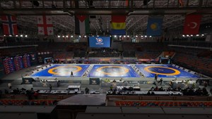 یک مدال برنز برای ایران در روز نخست / جدال ۳ آزادکار کشورمان در روز دوم