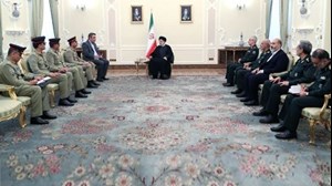 در دیدار فرمانده ارتش پاکستان با رئیس جمهور مطرح شد؛ راهبرد ایران تبدیل مرزهای امنیتی به مرزهای امن و اقتصادی است