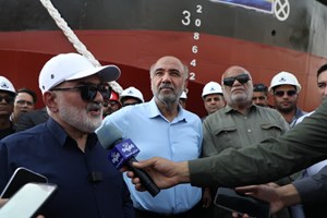 استاندار خوزستان: شناور ۸۰۰ تنی هوتن یک در اوج بحران و تحریم ساخته شد