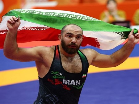 طلای چهاردهم ضرب شد؛ تاج‌گذاری زارع در سرزمین آفتاب