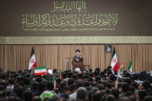 رهبر انقلاب: ۱۳ آبان باید در تاریخ و حافظه ملی بماند/ اختلاف ایران و آمریکا ذاتی است
