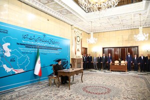 رییسی باامضای توافقنامه احداث راهآهن رشت-آستارا شرح داد: طرحهای دولت برای ارتقای نقشآفرینی ایران در اقتصاد منطقه