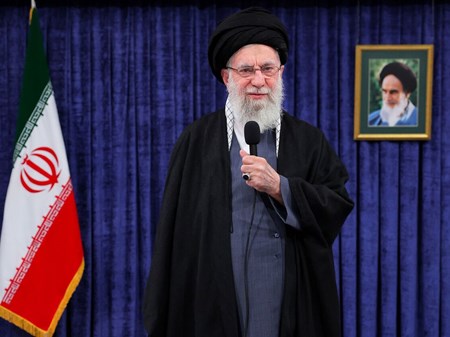 حضرت آیت الله خامنه‌ای: ۲۲ بهمن دشمن را مأیوس کنید