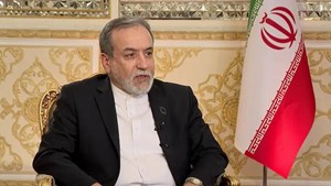 کنایه عراقچی به آمریکا در خصوص تکرار سناریوی ویتنام در ایران