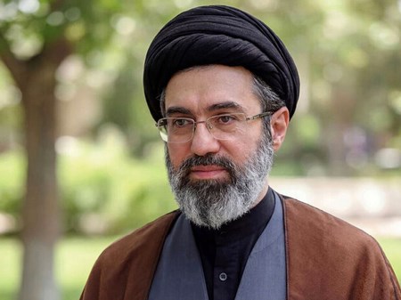 رهبر انقلاب: مسئولان حوزه سلامت به جامعه پرستاری توجه ویژه داشته باشند