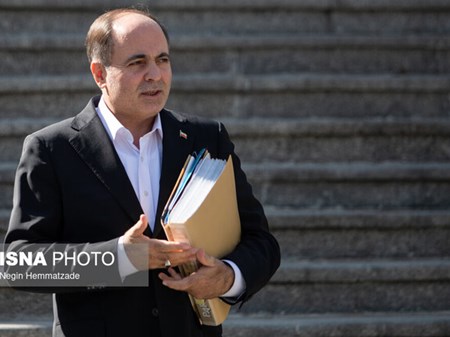 نوری‌قزلجه: واکسن داخلی تب برفکی به‌زودی توزیع می‌شود