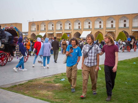 دیپلماسی ایران با بیش از ۳۰ کشور؛ گامی در مسیر جذب ۱۵ میلیون گردشگر خارجی