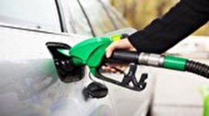فروش اجباری مکملهای بنزین در جایگاههای سوخت جرم است
