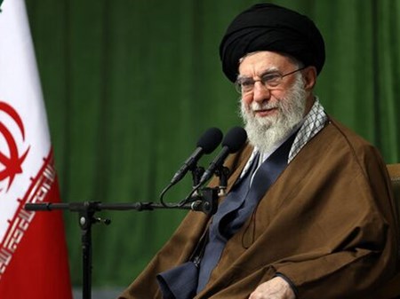 در دیدار دست‌اندرکاران کنگره بزرگداشت ۵۵۸۰ شهید استان البرز؛ رهبر انقلاب: جوانان ما خوب هستند/رفتار برخی دستگاه‌ها انتقال ارزش‌های شهدا را نشان نمی‌دهد