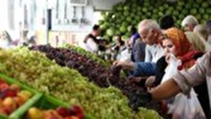 میوه ارزان شد/ کمبودی در عرضه میوه های نوبرانه پاییز نداریم