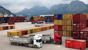 دبیرکل اتاق ایران خبر داد: اجازه نمی‌دهیم خللی در صادرات و واردات ایجاد شود