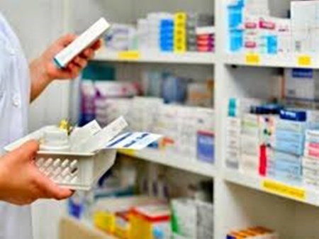 مدیر کل بیمه سلامت خوزستان از پوشش جدید بیمه‌ای برای ۷ داروی ضد سرطان خبر داد