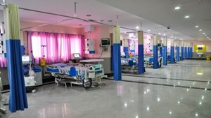 ساخت ۴۸ بیمارستان در مناطق مرزی و کم‌برخوردار /برنامه‌ریزی برای بازسازی ۴۰۰ بیمارستان