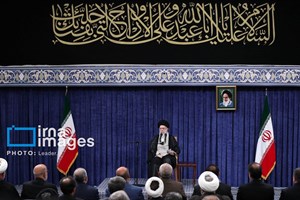 در دیدار رئیس و مسئولان عالی قوه قضائیه؛ رهبر انقلاب: ملت با جهتگیریهای گوناگون سیاسی و وزن متفاوت مذهبی پای ایران ایستاد