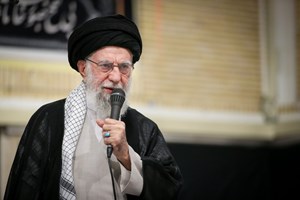 در مراسم بزرگداشت شهدای جنگ تحمیلی اخیر؛ رهبر انقلاب: به کوری دشمن خواهیم توانست ایران را به اوج ترقی و افتخار برسانیم