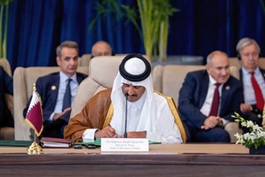 امیر قطر: منتظر تعهد همه طرفها نسبت به تفاهمات اجلاس شرم الشیخ هستیم