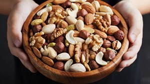 کدام آجیلها برای افراد دیابتی مناسبتر هستند؟