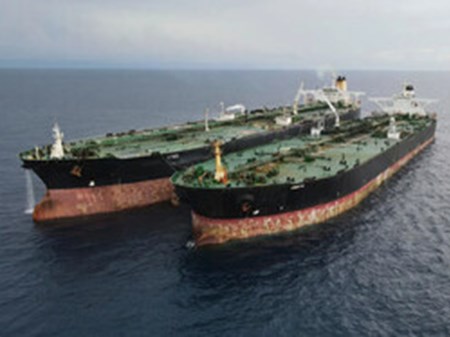 بلومبرگ خبر داد: حراج نفتکش ایرانی توقیفی در اندونزی