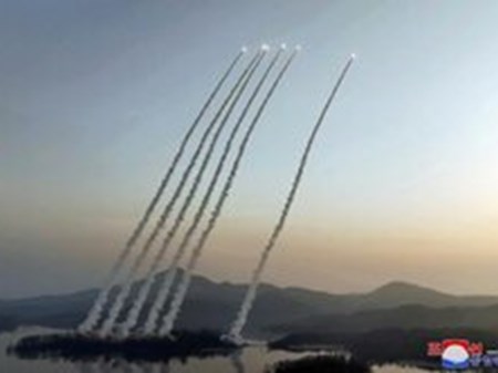 کره شمالی با آزمایش موشک جدید به استقبال ترامپ رفت