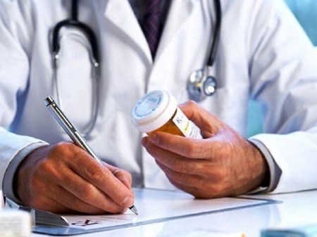 علیپور: فروش دارو در مطب ممنوع است