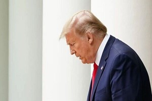 رصد زنده بین‌الملل و وضعیت دشمن؛ درماندگی ترامپ مقابل تنگه هرمز؛ وحشت آمریکا از تصاویر ماهواره‌ای جنگ