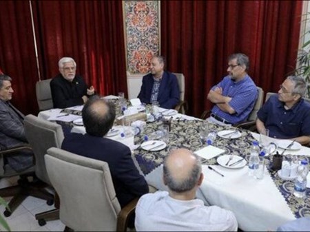 عارف در دیدار با جمعی از اساتید دانشگاه صنعتی شریف: اختلافی میان میدان و دیپلماسی وجود ندارد