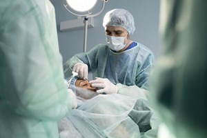 زیبایی‌ خواهی تا کجا مجاز است؟/جراحی زیبایی از منظر فقه و فرهنگ ایرانی