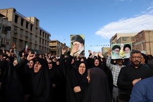 تجمع مردم اهواز در پی شهادت حضرت آیت الله خامنه ای